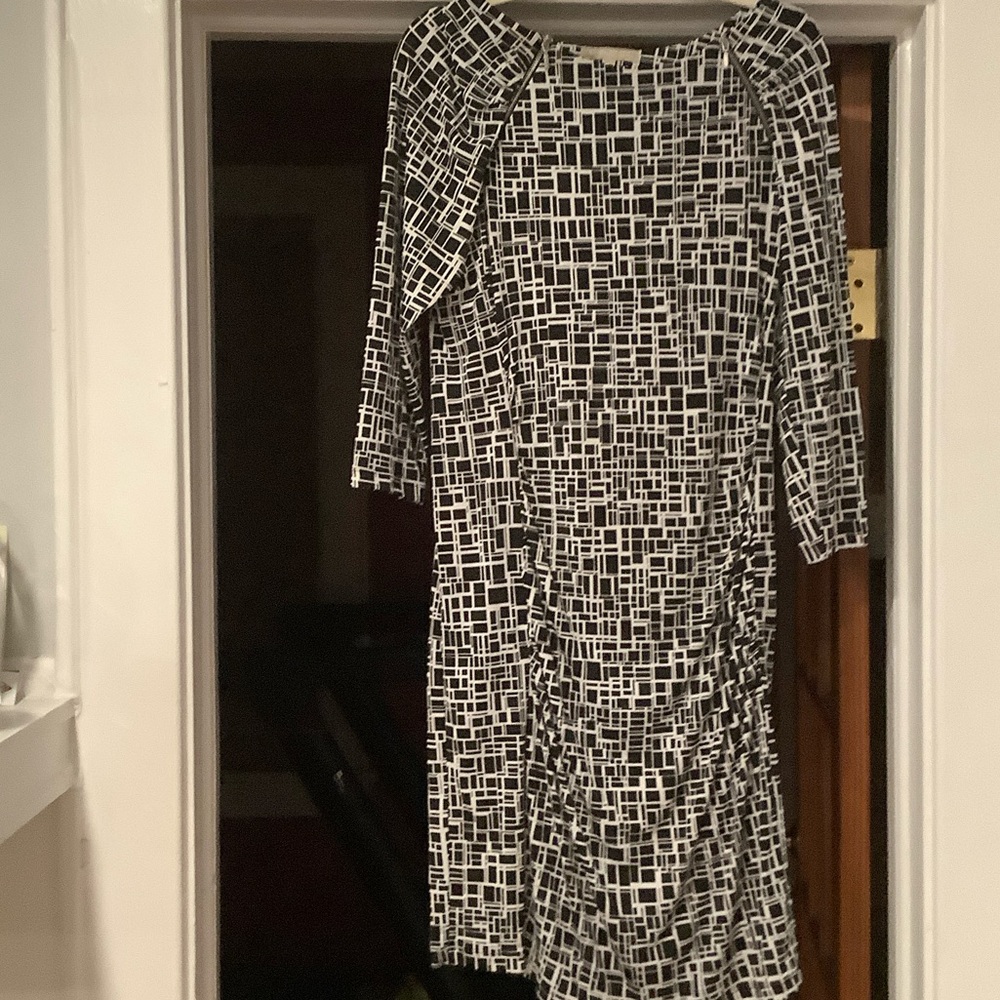 Banana Republic Black and White Long Sleeve Dress